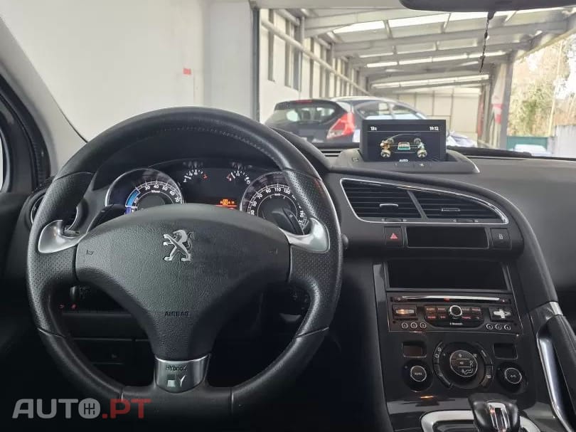 Peugeot 3008 2.0 HDi Hybrid4 88g
