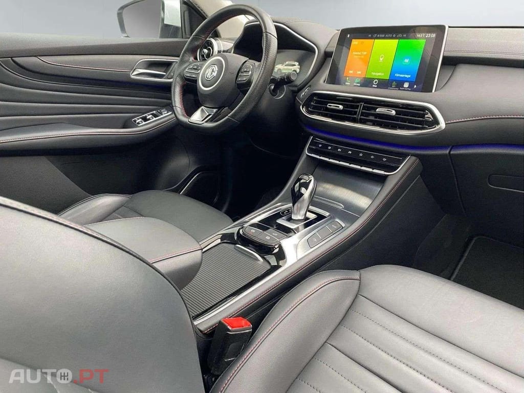 MG EHS Luxury PHEV
