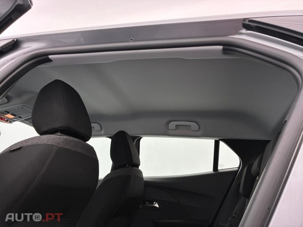 Peugeot 2008 1.2 PureTech Active Pack EAT8