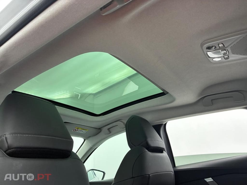 Citroen C4 X 1.2 PureTech Shine Pack EAT8