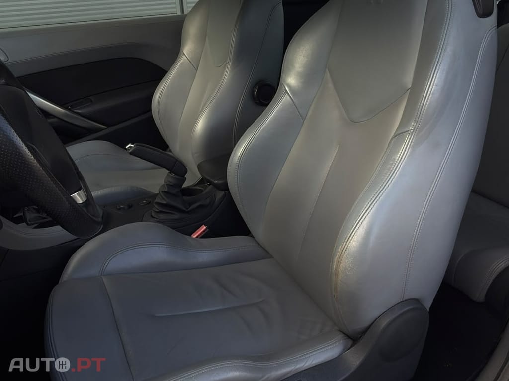 Peugeot RCZ 1.6 200 THP