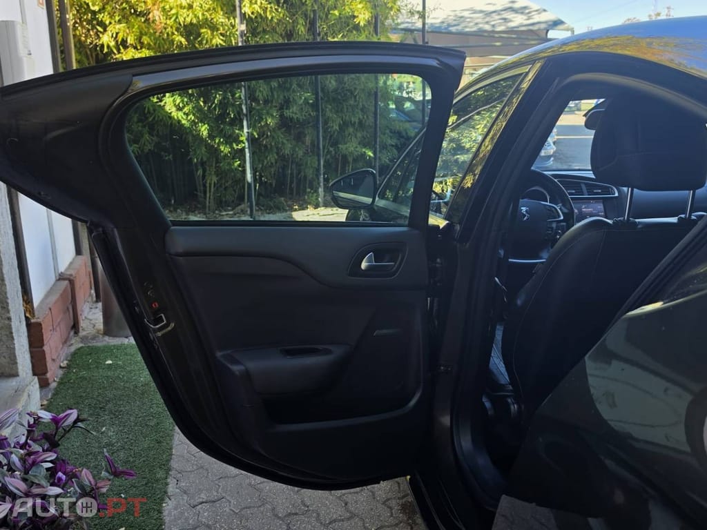 Citroen DS4 1.6 e-HDi So Chic CMP6