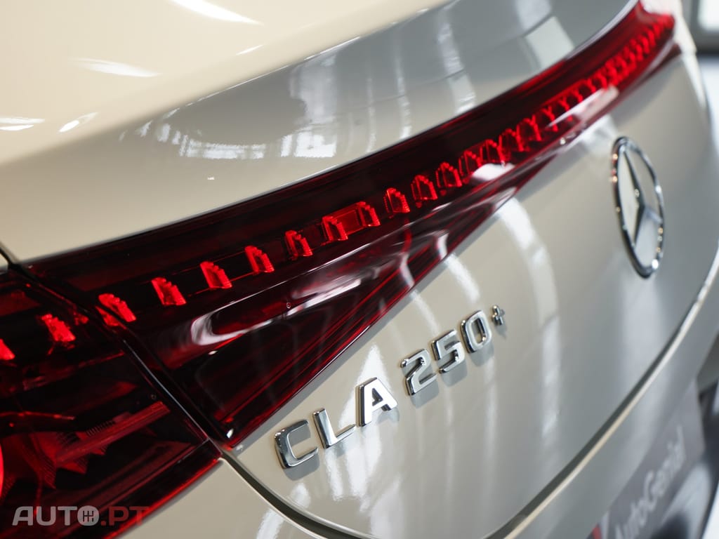 Mercedes-Benz CLA 250 com tecnologia EQ