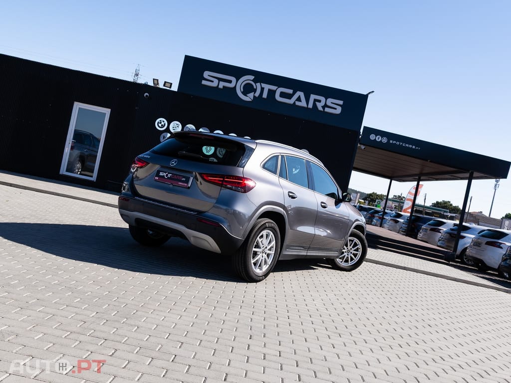 Mercedes-Benz GLA 180 d — fotografia 8