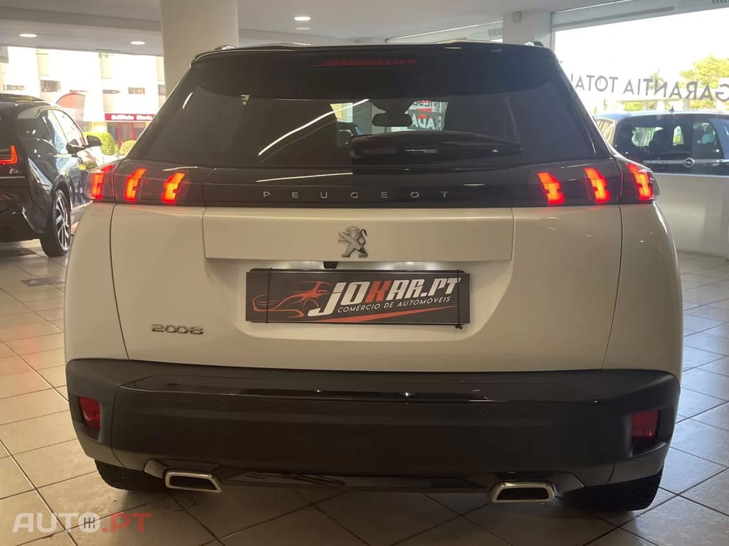 Peugeot 2008 1.2 PureTech Allure EAT8