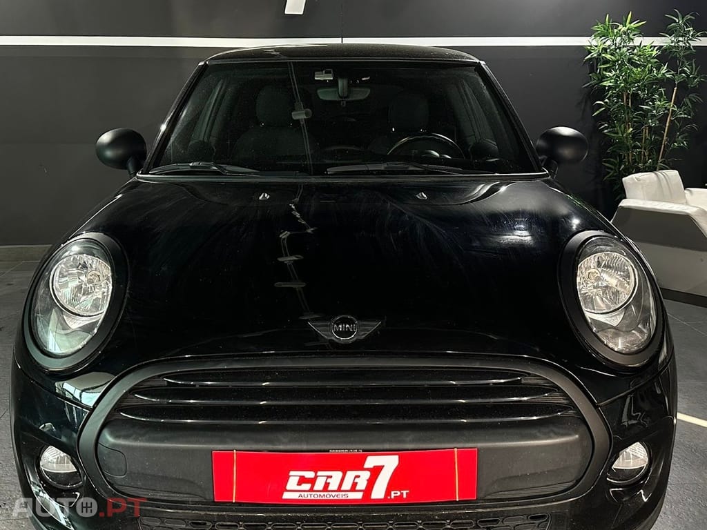 MINI Cooper One Blackyard
