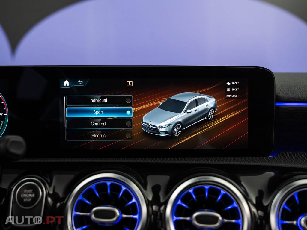 Mercedes-Benz A 250 e AMG Line