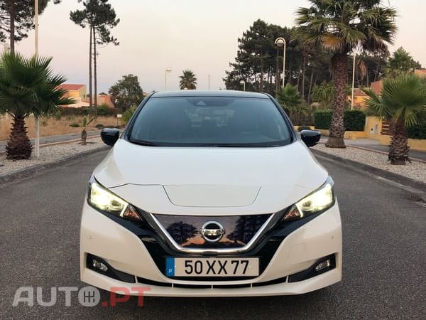 Nissan Leaf Tekna Two Tone