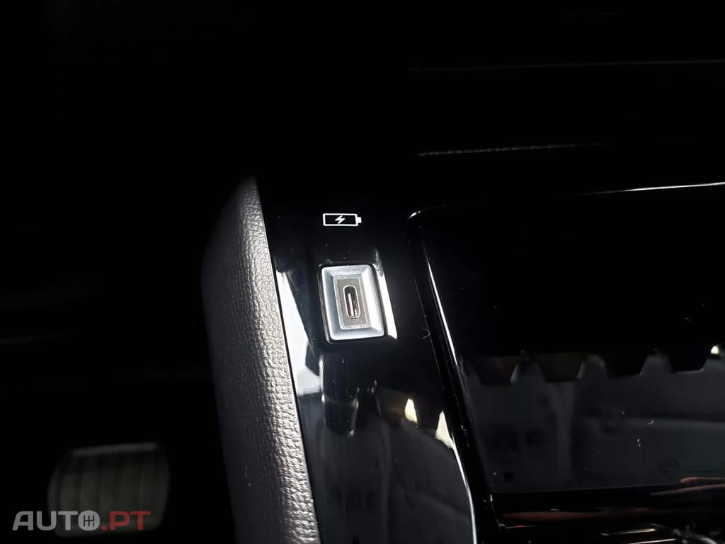 Peugeot 208 1.2 Hybrid Allure e-DCS6