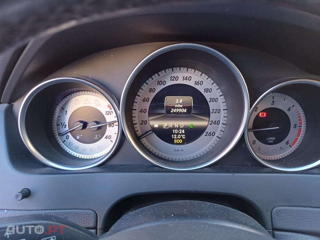 Mercedes-Benz C 220 CDI 170cv cx automatica Nacional