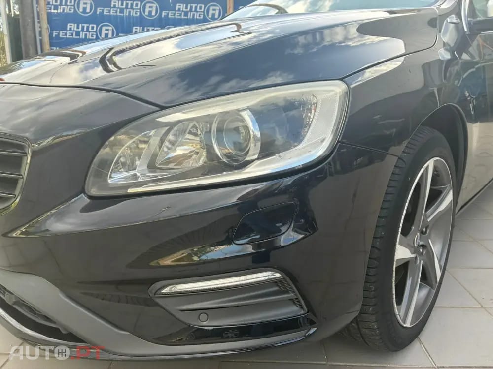 Volvo V60 2.4 D6 R-Design Momentum AWD Phev
