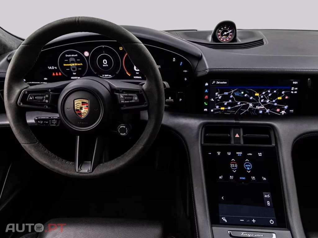 Porsche Taycan TURBO ALL-BLACK