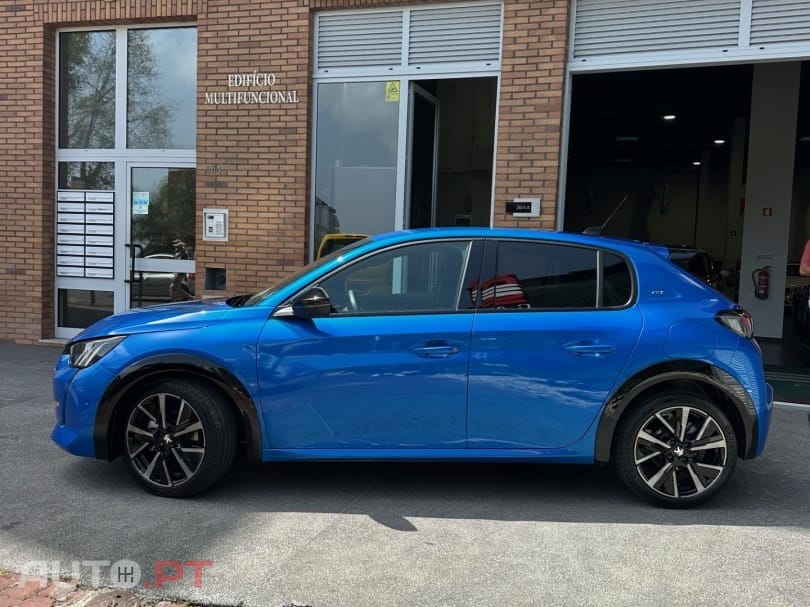 Peugeot 208 1.2 PureTech GT EAT8