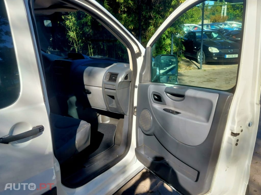 Citroen Jumpy 2.0 HDi L2H1 Semi-Vidrada