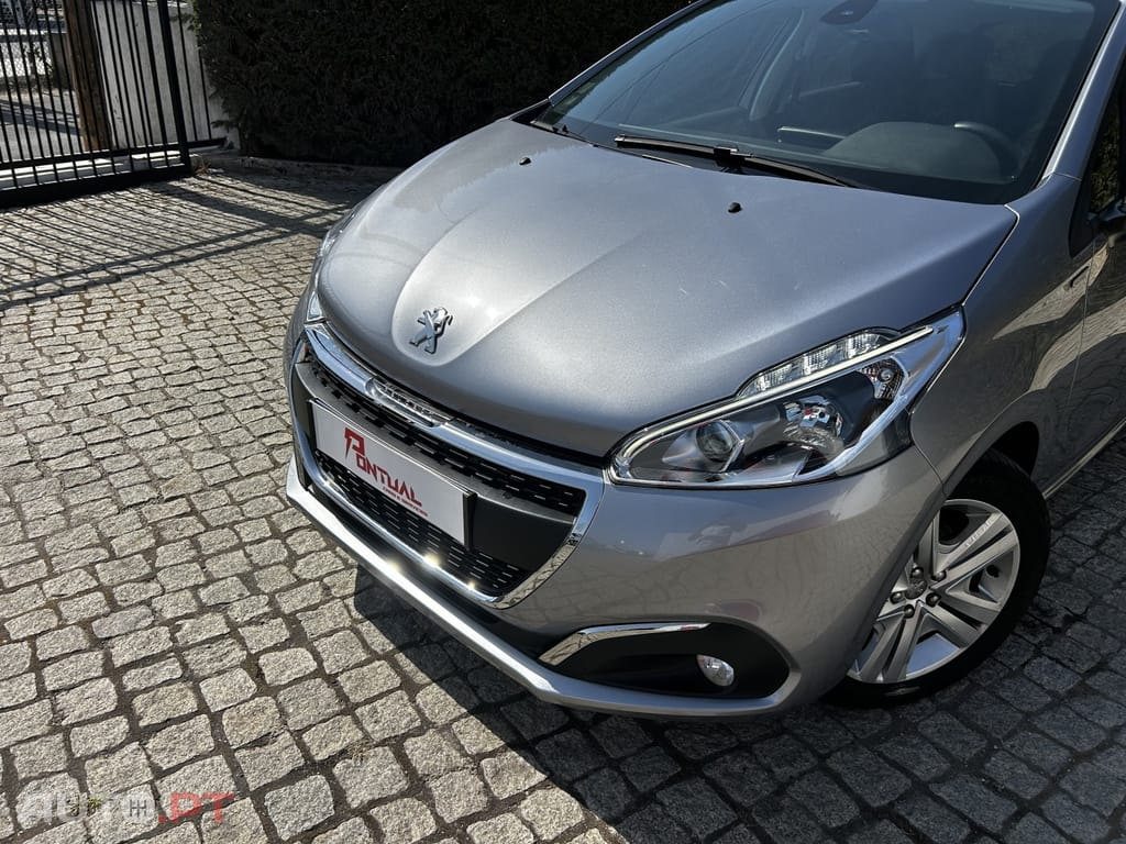 Peugeot 208 1.2 PureTech Signature