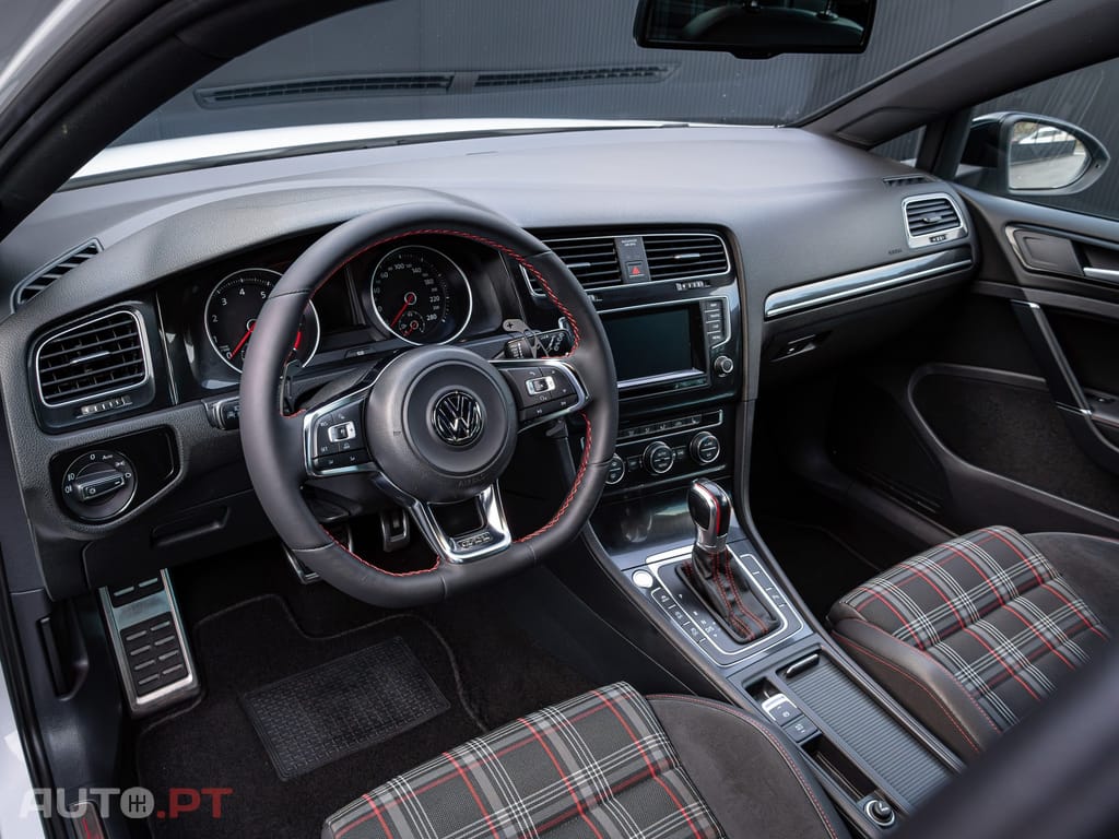 Volkswagen Golf 2.0 TSi GTi DSG Performance
