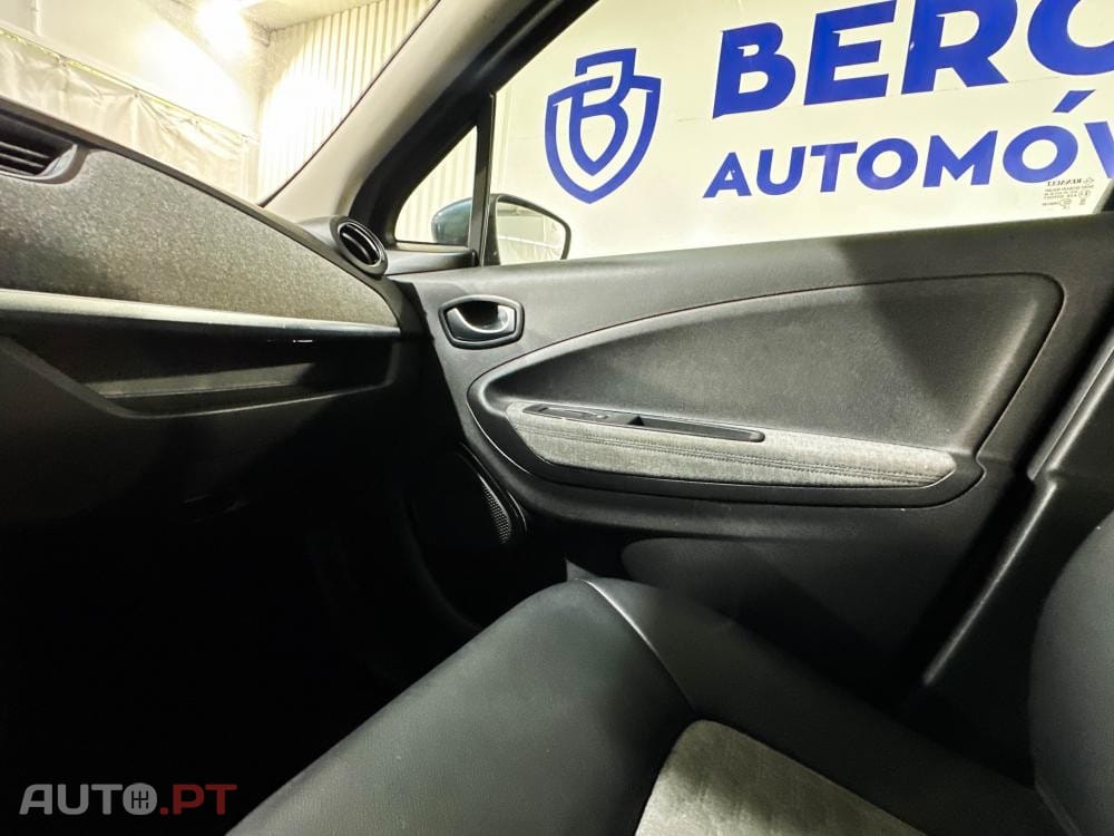 Renault Zoe (c/ Bateria) EV50 135hp Techno