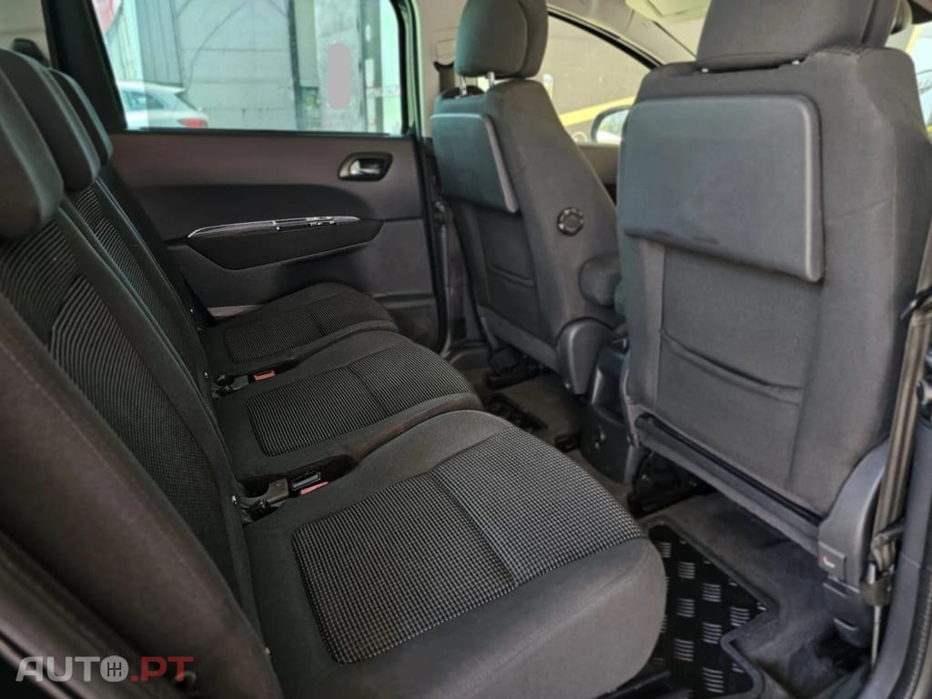 Peugeot 5008 1.6 e-HDi 7L Allure 2-Tronic
