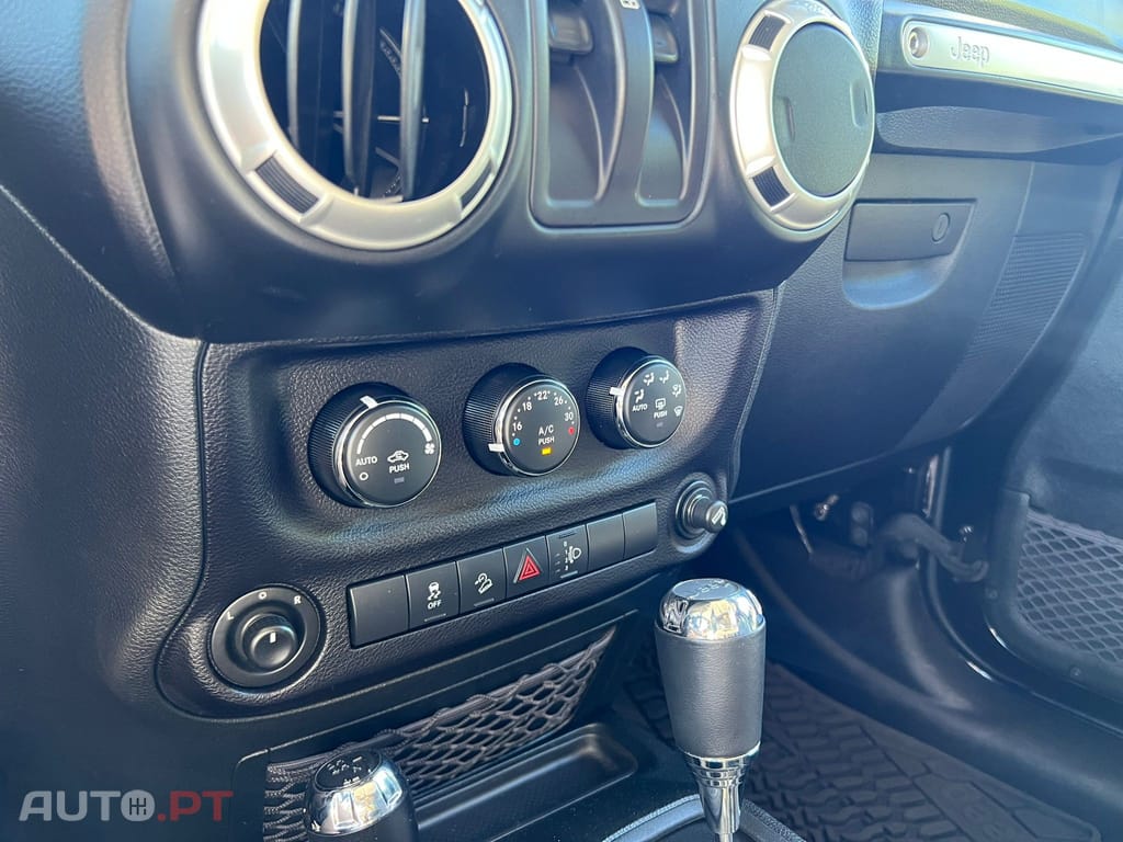 Jeep Wrangler 2.8 CRD Sahara AT