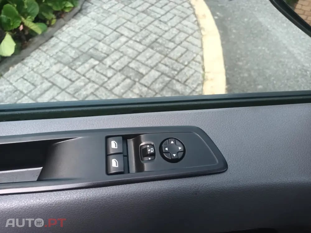 Peugeot Expert Outro