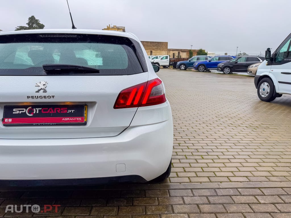 Peugeot 308 1.5 BlueHDi Business Line