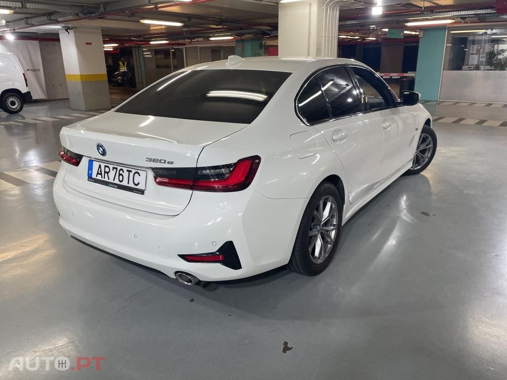 BMW 320 e Pack Essence Auto