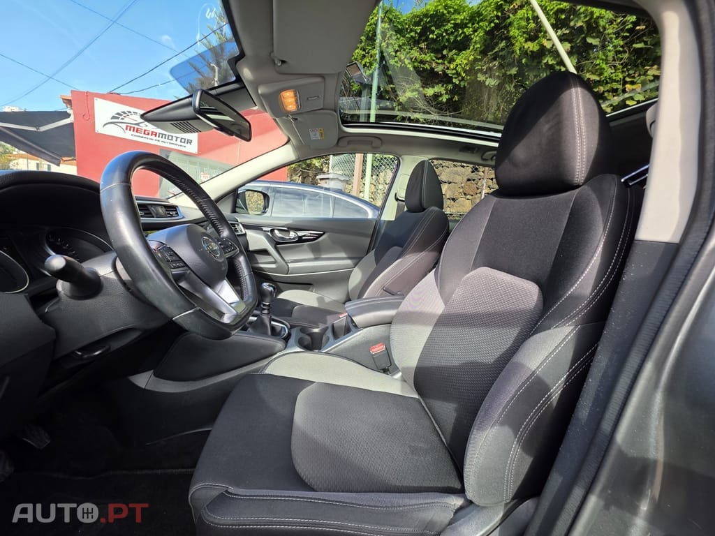 Nissan Qashqai 1.5 dCi N-Connecta J18