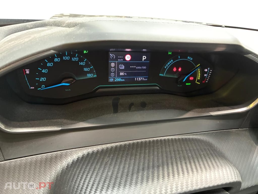 Peugeot E-2008 50 kWh Active