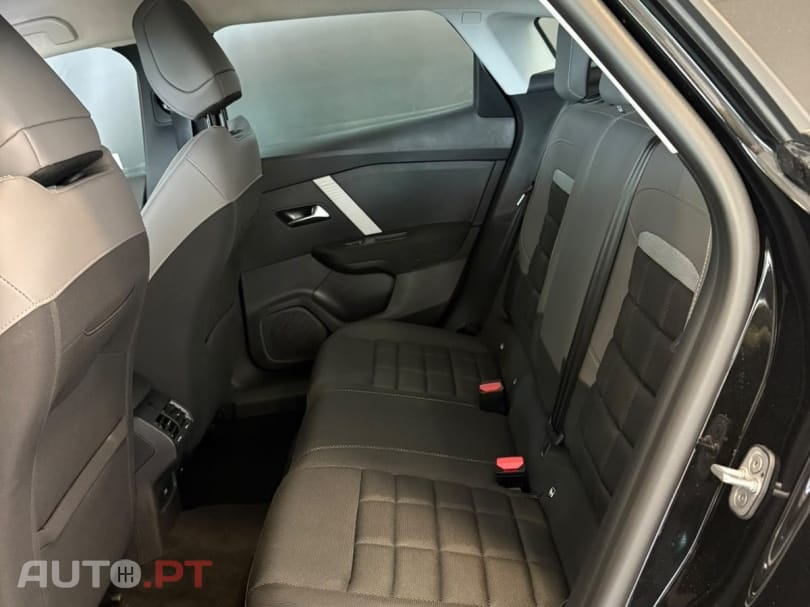 Citroen e-C4 136 PLUS