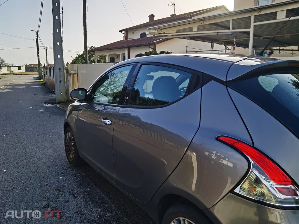 Lancia Ypsilon 1.3 D Multijet Silver