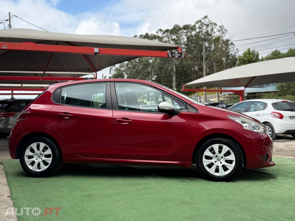 Peugeot 208 PureTech 68 Like — fotografia 4