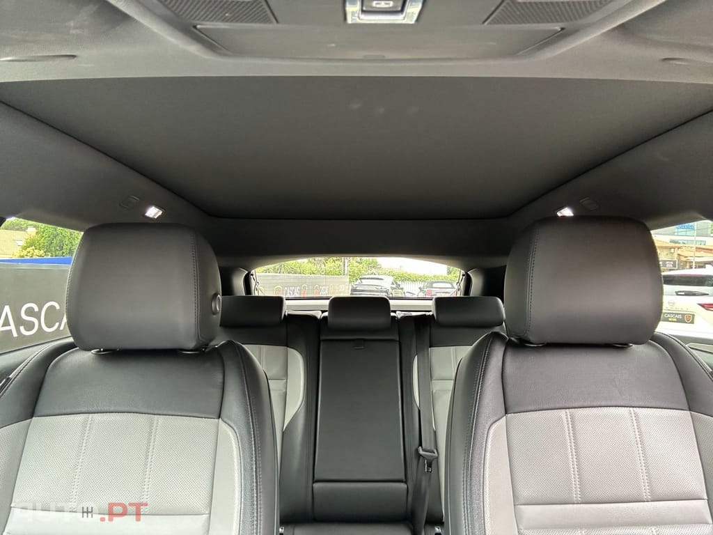 Land Rover Range Rover 1.5 P300e AWD R-Dynamic SE Auto