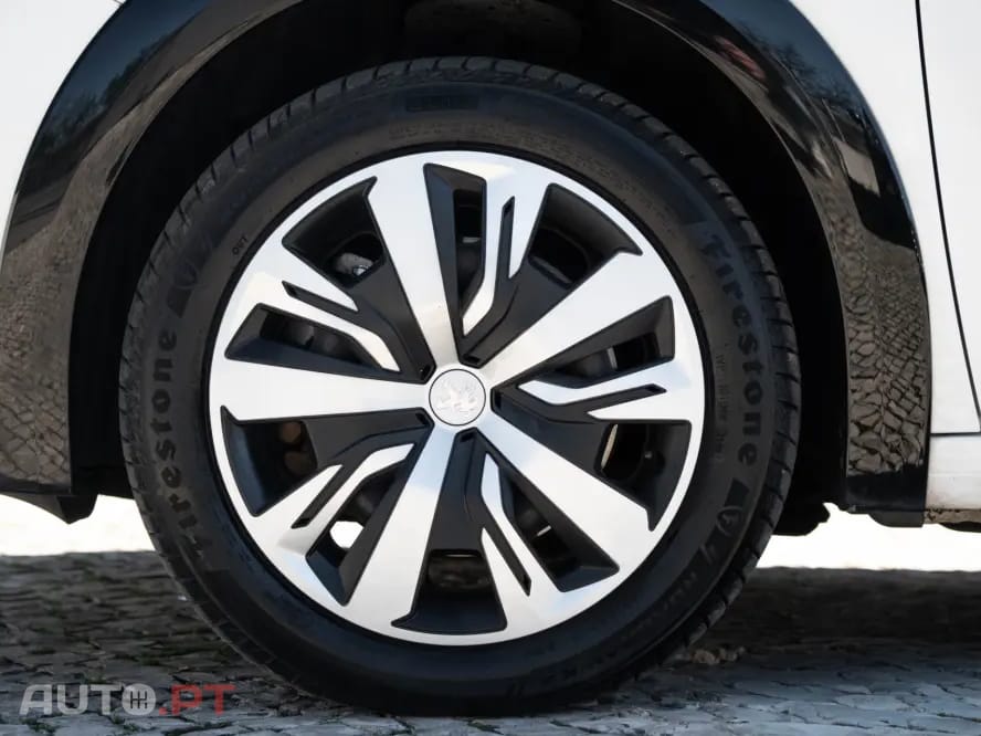 Peugeot E-208 50 kWh Active