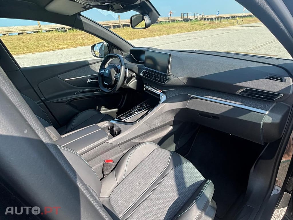 Peugeot 3008 SUV 1.5 BlueHDi Allure