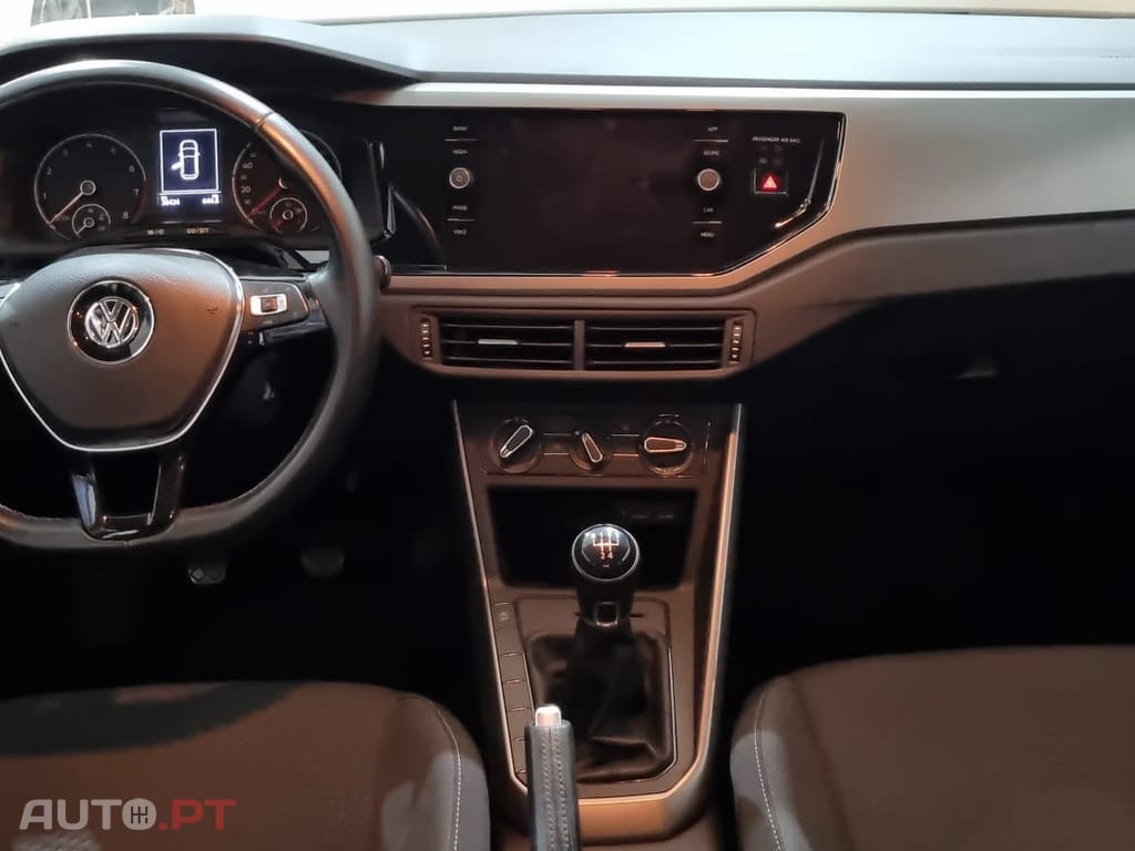 Volkswagen Polo 1.0 Confortline