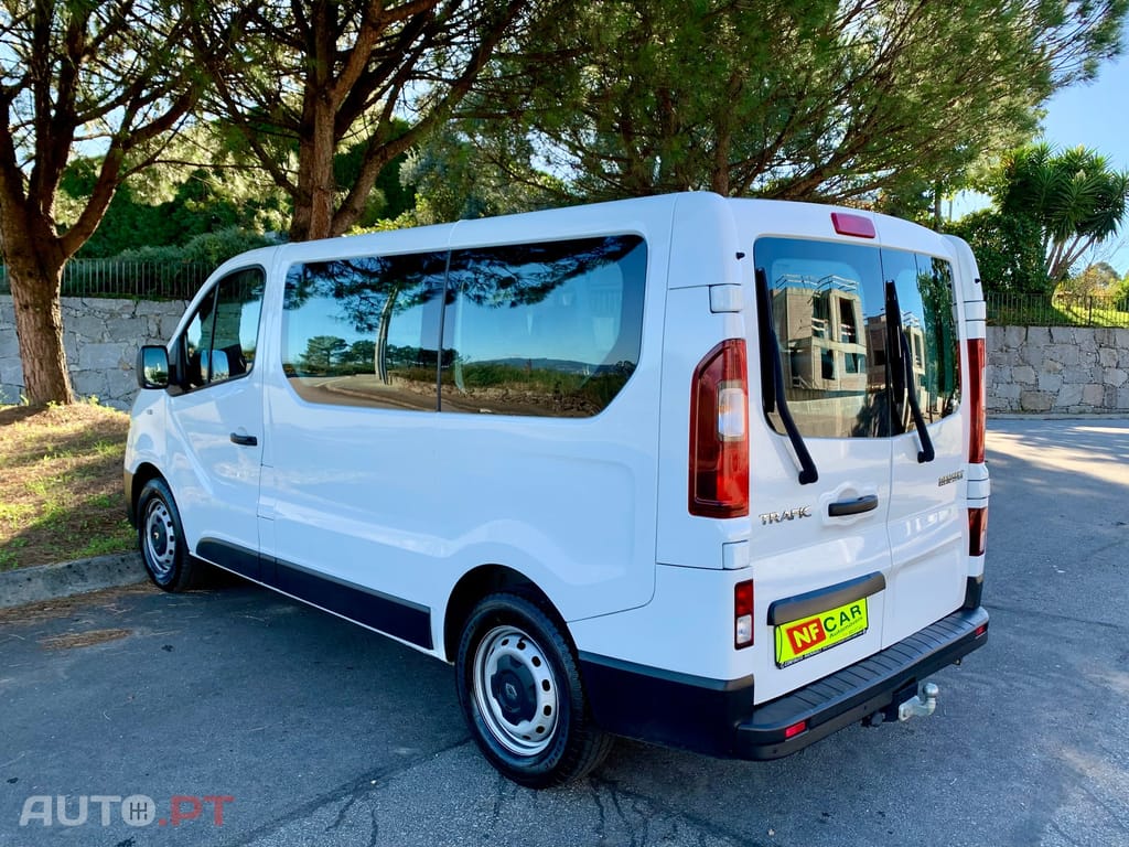 Renault Trafic 9 Lugares