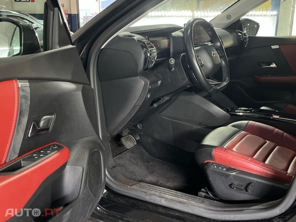 Citroen C4 1.2 PureTech Shine EAT8