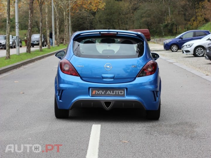Opel Corsa 1.6 Turbo OPC