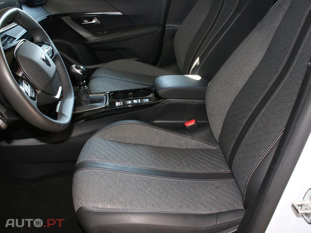 Peugeot 2008 1.2 PureTech Allure