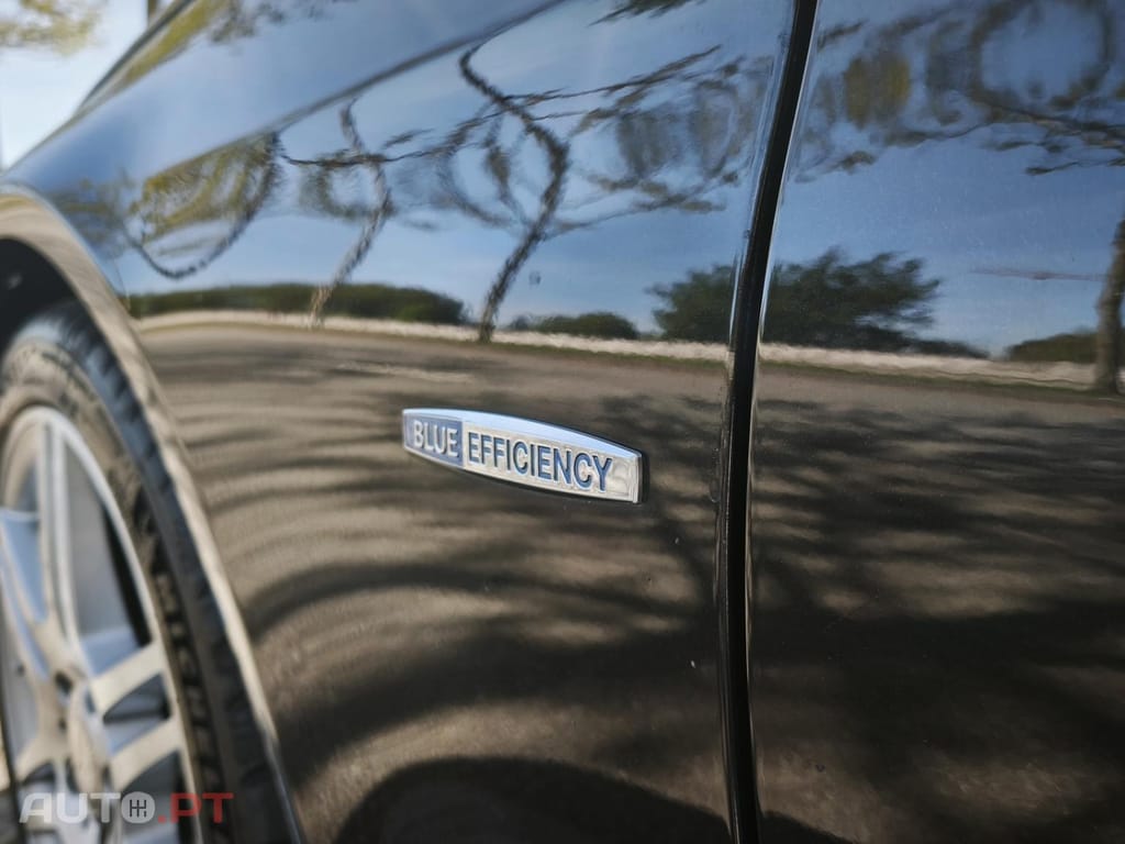 Mercedes-Benz E 250 CGI AMG LINE