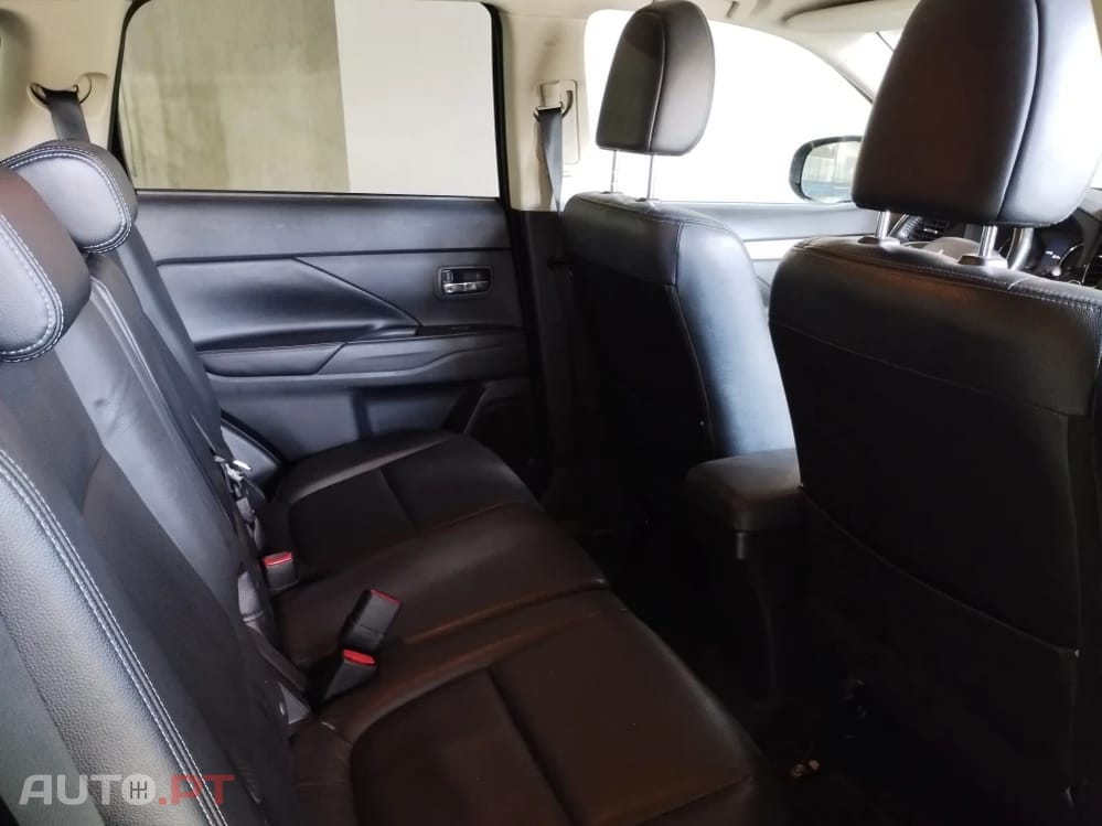 Mitsubishi Outlander 2.2 DI-D Instyle Navi