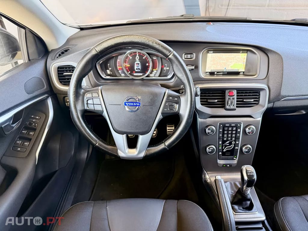 Volvo V40 2.0 D4 Momentum