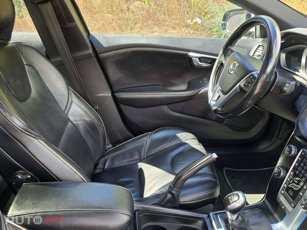 Volvo V40 2.0 D4 R-Design Summum