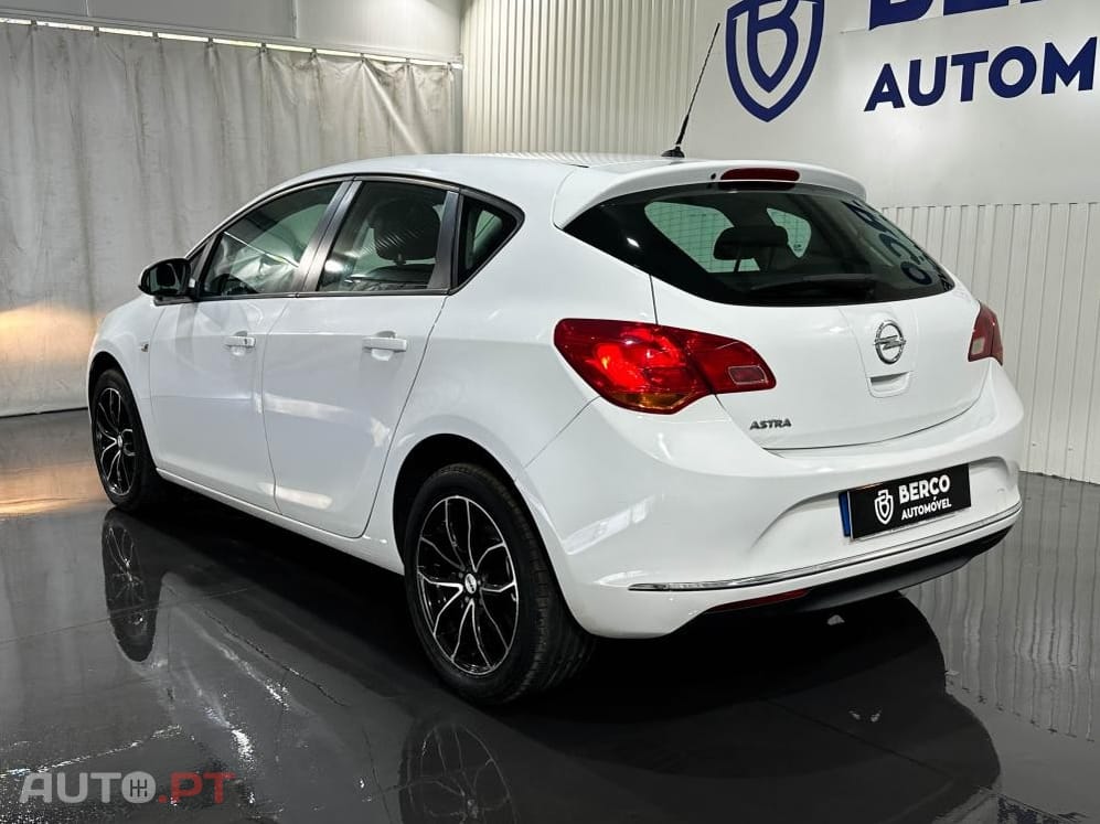Opel Astra 1.6 CDTI Cosmo S/S J18