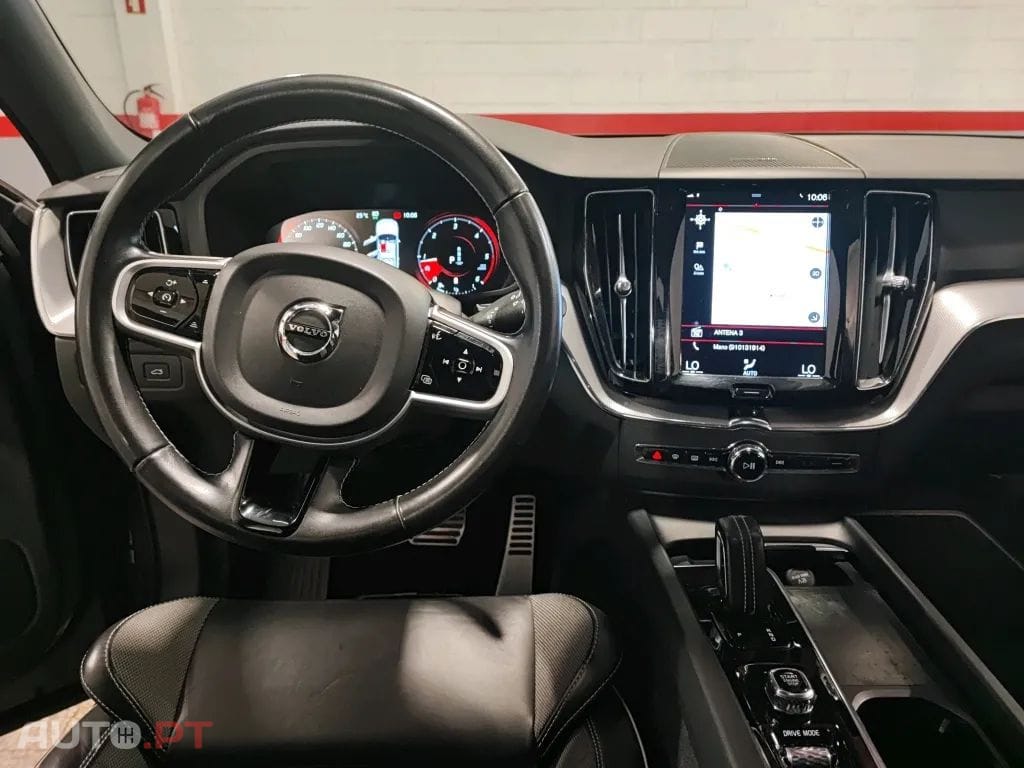 Volvo XC60 2.0 B4 R-Design Geartronic