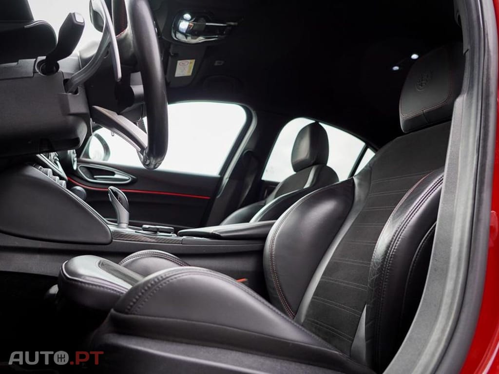 Alfa Romeo Giulia 2.9 V6 Bi-Turbo AT8 Quadrifoglio