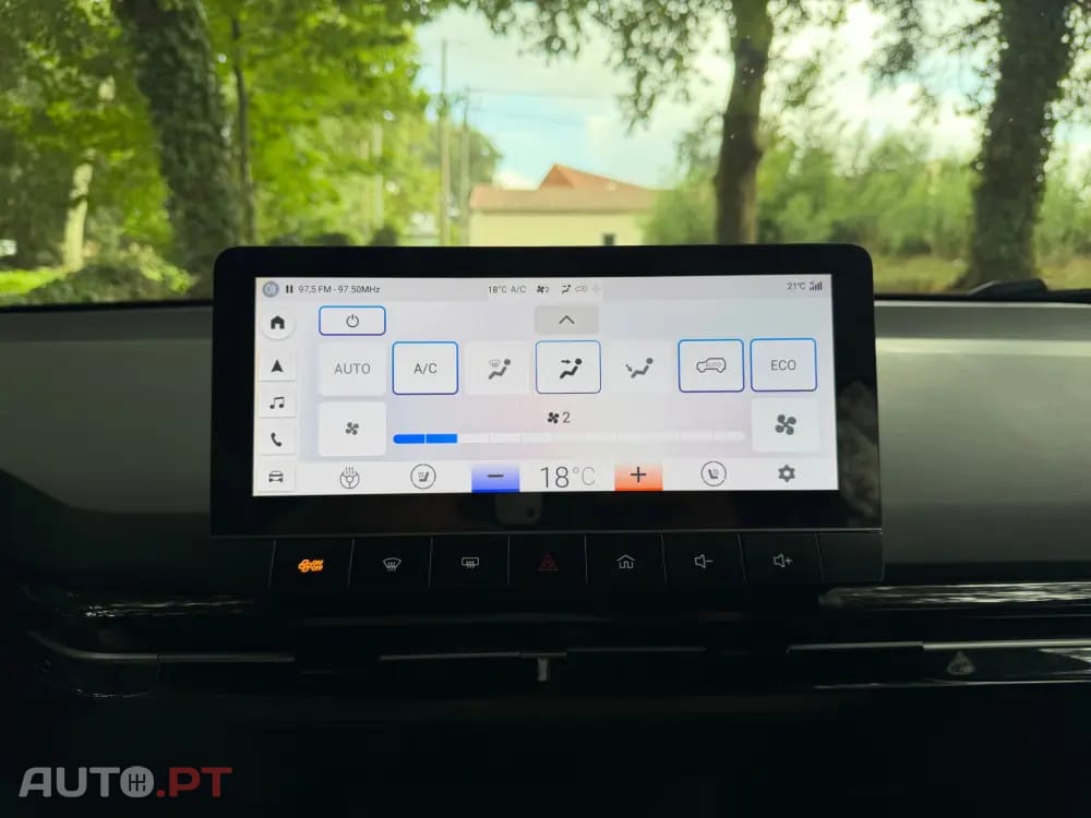 MG MG4 77 kWh Extended Range Luxury