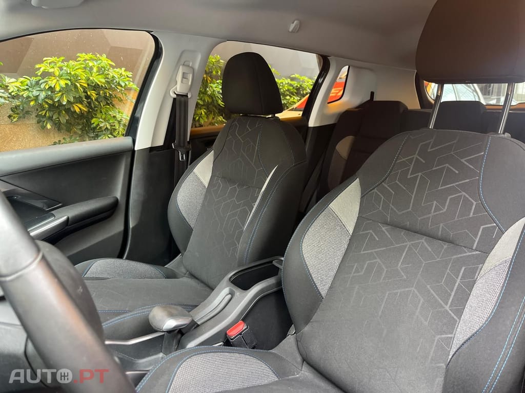 Peugeot 2008 1.2 e-VTi Style