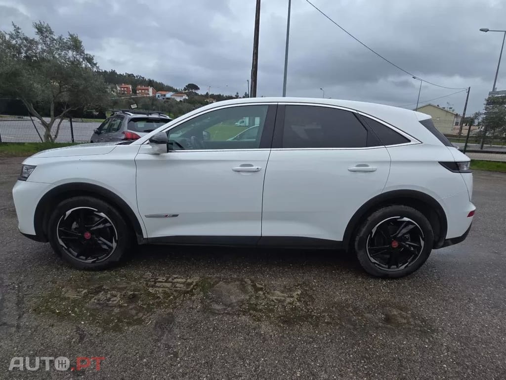 DS DS7 Crossback Performance Line