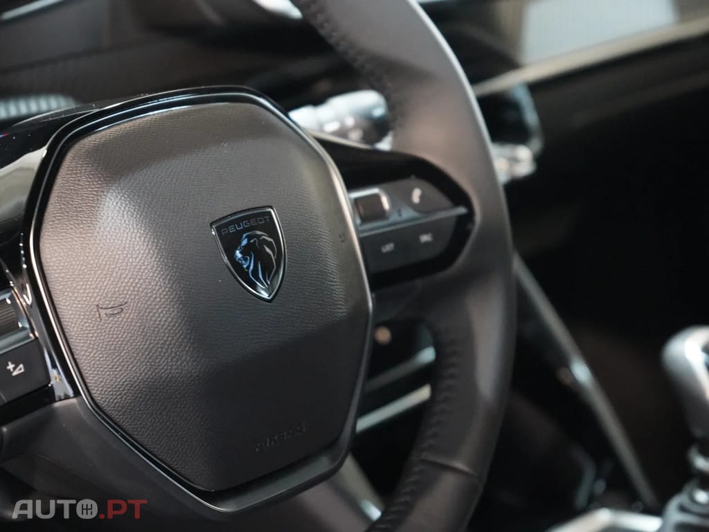 Peugeot 2008 1.2 PureTech Allure